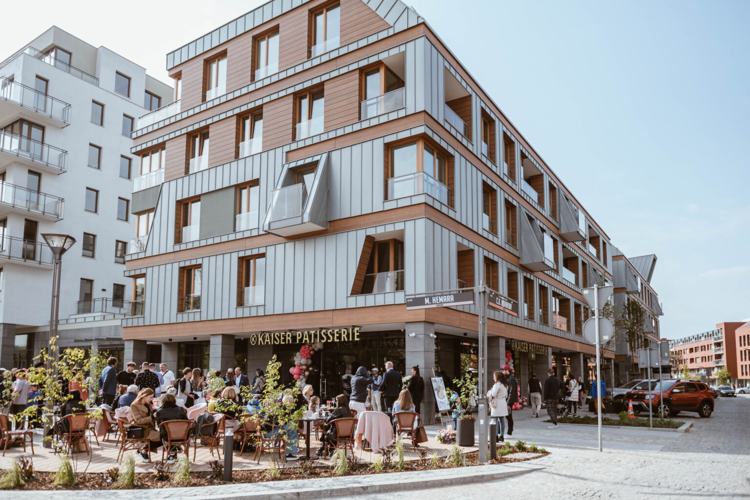 Elegancka cukiernia Omni Kaiser przygotowana na spotkanie
